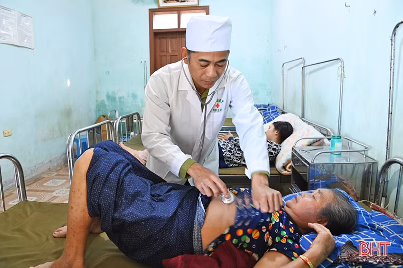 Ấm tình tết Việt trên đất bạn Lào