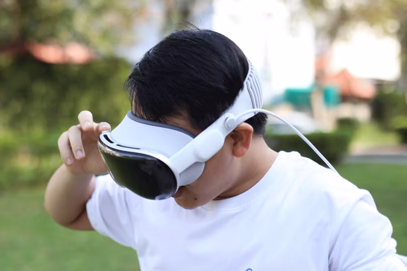 Kính Apple Vision Pro về Việt Nam, giá 165 triệu đồng