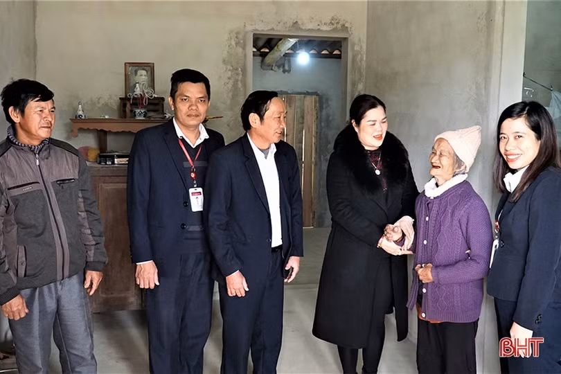 Người dân hoàn cảnh khó khăn ở huyện miền núi Hà Tĩnh đón tết trong nhà mới