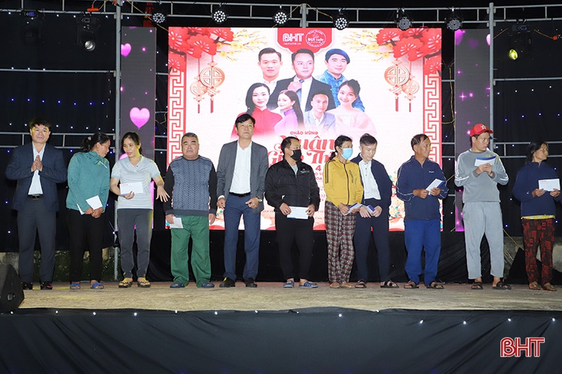 Ấm áp chương trình Chào mừng xuân Giáp Thìn ở Cẩm Xuyên