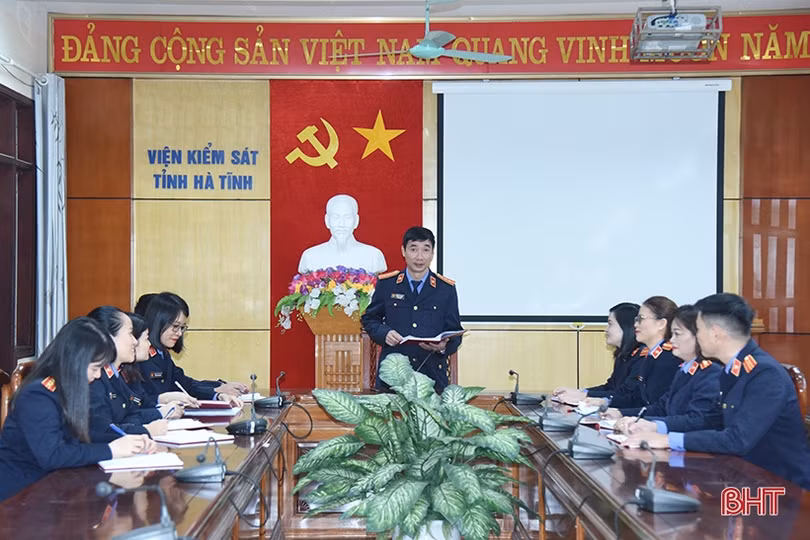 Vinh quang học và làm theo Bác!