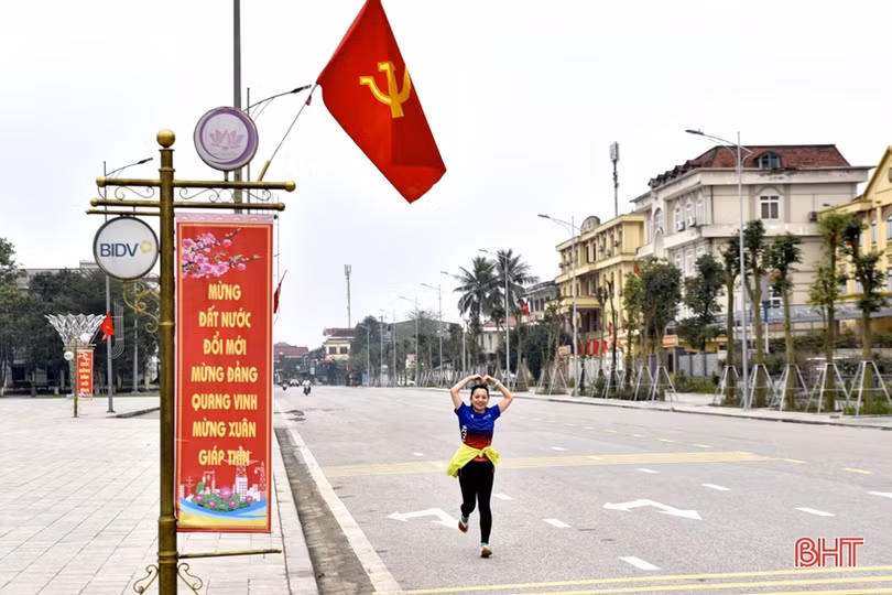 Thành Sen thanh bình ngày đầu năm mới