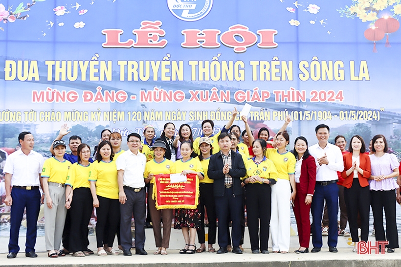 11 đội tranh tài đua thuyền ở Đức Thọ