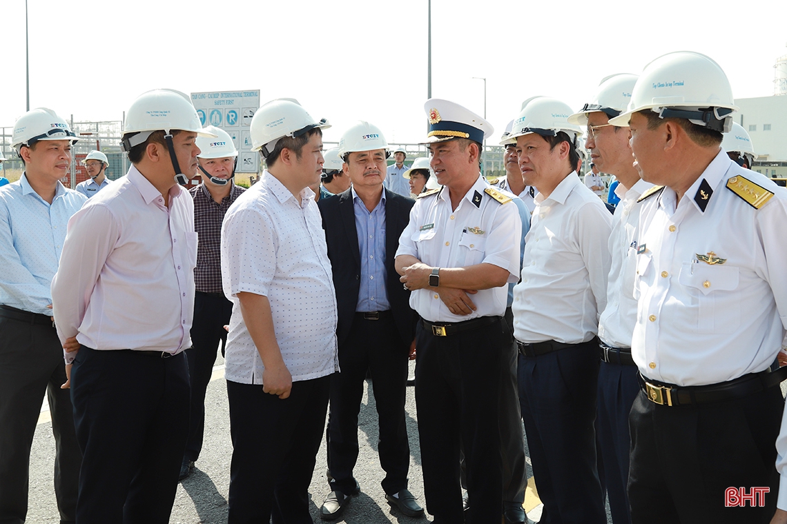 Lãnh đạo Hà Tĩnh tham quan Tổng Công ty Tân Cảng Sài Gòn