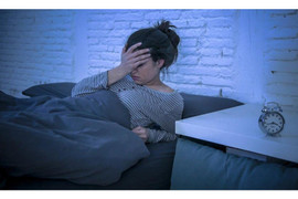 Luôn tỉnh dậy lúc 2-3h sáng? Đây là lý do và cách khắc phục