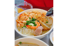 Khám phá đặc sản biển Nha Trang: Top quán bánh canh ghẹ được lòng thực khách gần xa
