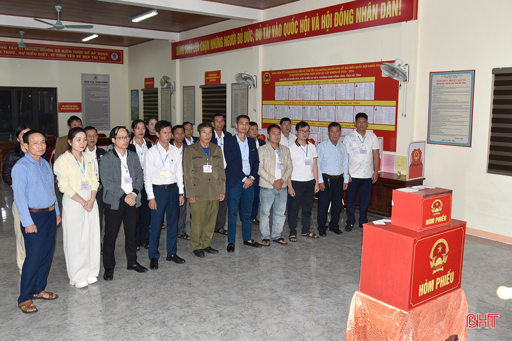 Theo báo cáo của Ủy ban bầu cử phường Nam Hồng Lĩnh, đến 19 giờ hôm nay, 13.223/13.223 cử tri trên địa bàn phường đã hoàn thành việc bỏ phiếu bầu cử, đạt tỷ lệ 100%.