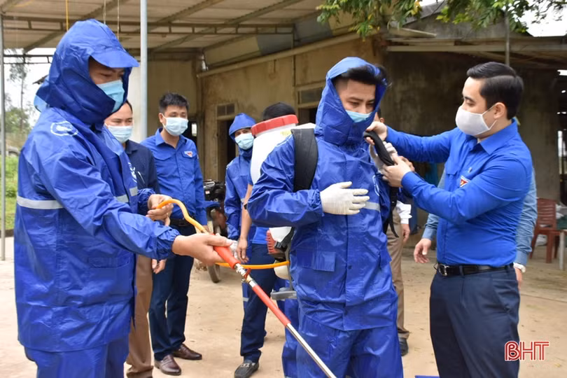 Tuổi trẻ Hà Tĩnh tiếp tục cống hiến hết mình cho sự nghiệp xây dựng và bảo vệ Tổ quốc