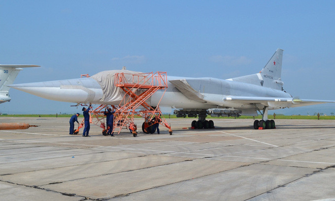 Tổ bay oanh tạc cơ Nga thiệt mạng vì sự cố ghế phóng