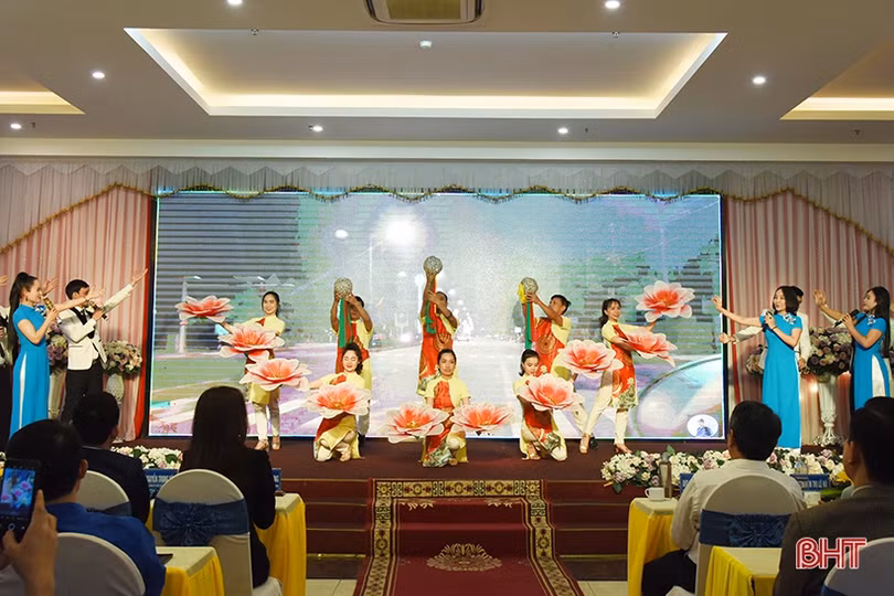 Đoàn Khối CCQ&DN Hà Tĩnh tiếp tục xây dựng lý tưởng cách mạng cao đẹp