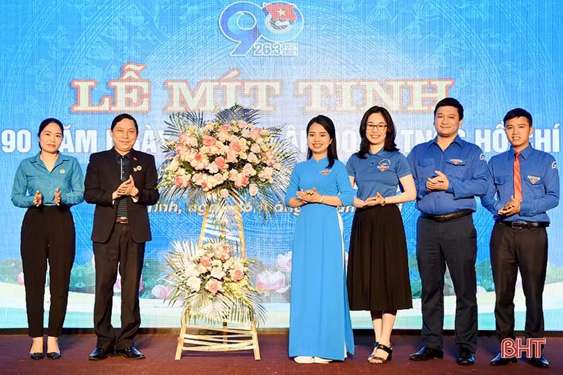 Đoàn Khối CCQ&DN Hà Tĩnh tiếp tục xây dựng lý tưởng cách mạng cao đẹp