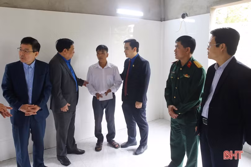 Bàn giao 18 nhà ở cho cán bộ và cựu cán bộ Đoàn, đoàn viên, thanh thiếu nhi Hà Tĩnh