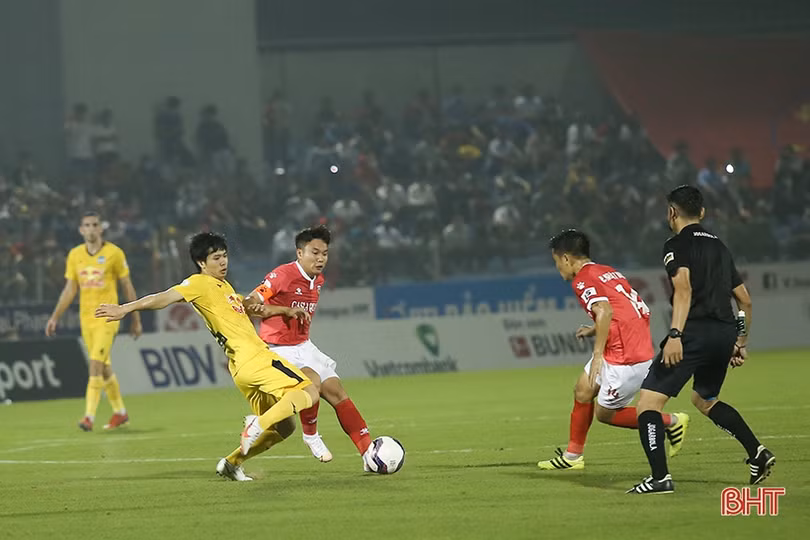 Hồng Lĩnh Hà Tĩnh chưa đến lúc cần chơi tấn công đẹp mắt!