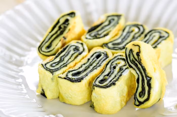 Cách làm trứng cuộn rong biển đơn giản mà ngon hết ý