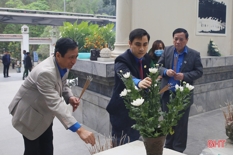 Bàn giao 18 nhà ở cho cán bộ và cựu cán bộ Đoàn, đoàn viên, thanh thiếu nhi Hà Tĩnh