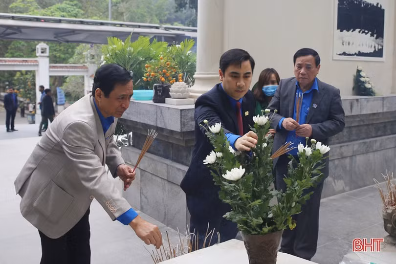 Bàn giao 18 nhà ở cho cán bộ và cựu cán bộ Đoàn, đoàn viên, thanh thiếu nhi Hà Tĩnh