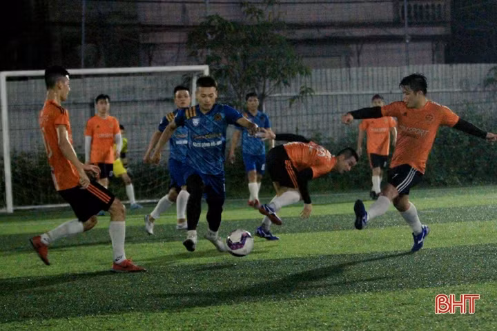 FC Đức Mạnh vô địch Cúp nha khoa Mai Hùng Group