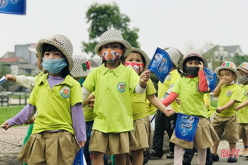 Các bé mầm non Trí Đức gửi gắm thông điệp “vì một hành tinh xanh”