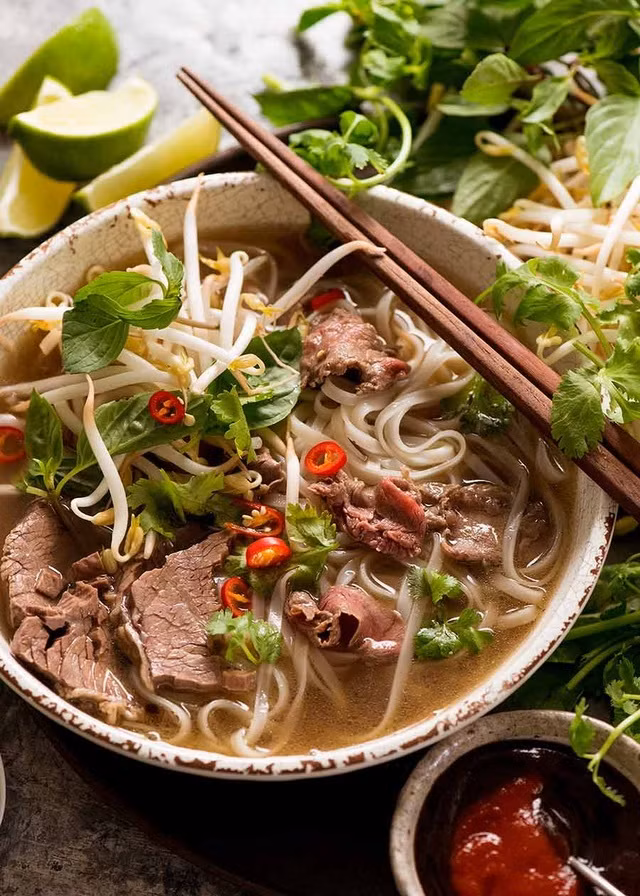 Bí kíp nấu nước dùng phở ngon ngọt nhất