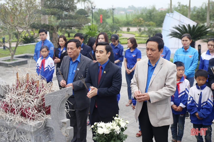 Bàn giao 18 nhà ở cho cán bộ và cựu cán bộ Đoàn, đoàn viên, thanh thiếu nhi Hà Tĩnh