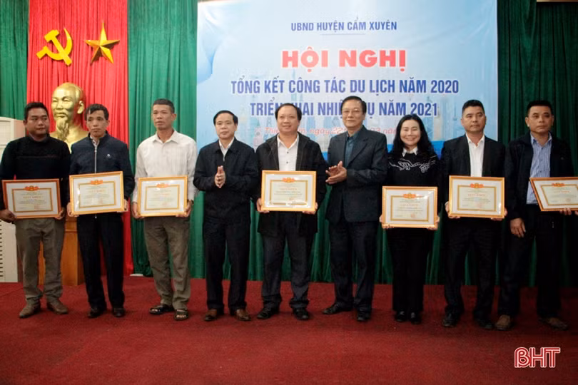 Cẩm Xuyên xây dựng kế hoạch phát triển du lịch biển Thiên Cầm 