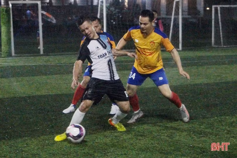 Khởi tranh Giải bóng đá Cúp Nha khoa Mai Hùng Group