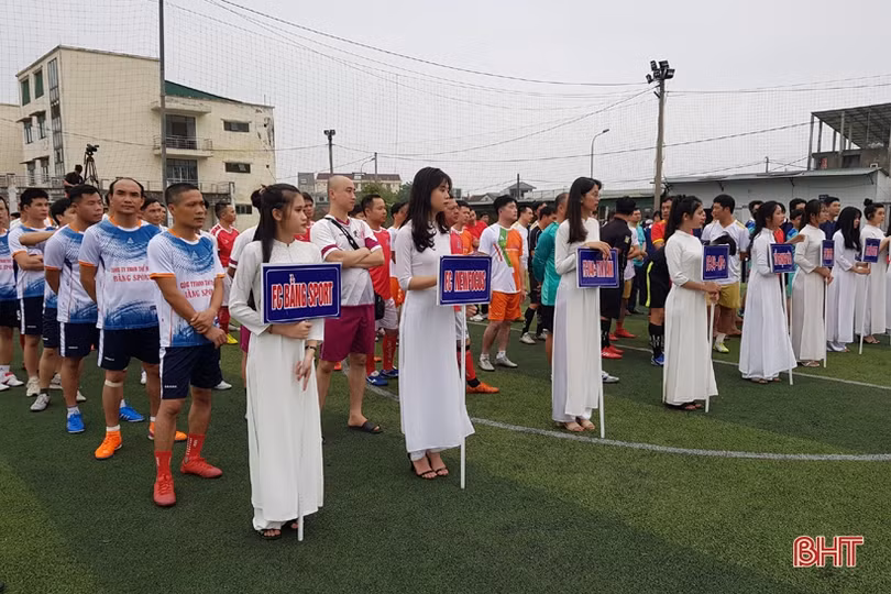 8 đội bóng đá phong trào tranh Giải Bằng Sport 