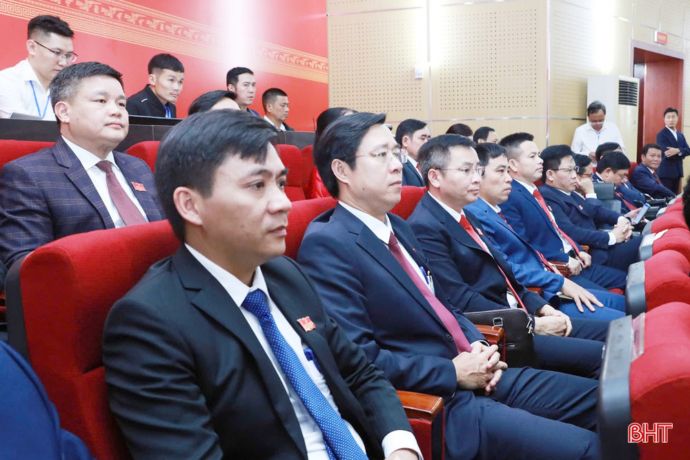 Đại biểu theo dõi Đại hội. Đại biểu theo dõi Đại hội.