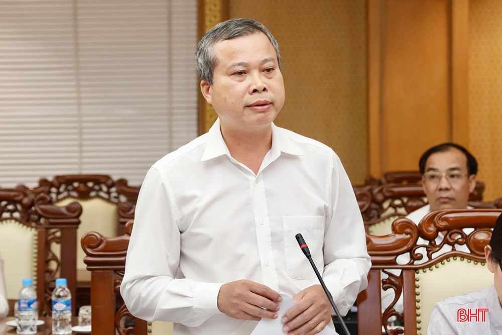 Ông Võ Xuân Mão - Bí thư Đảng ủy, Chủ tịch HĐND xã Kỳ Lạc phát biểu tại hội nghị. bqbht_br_img-8480-copy.jpg