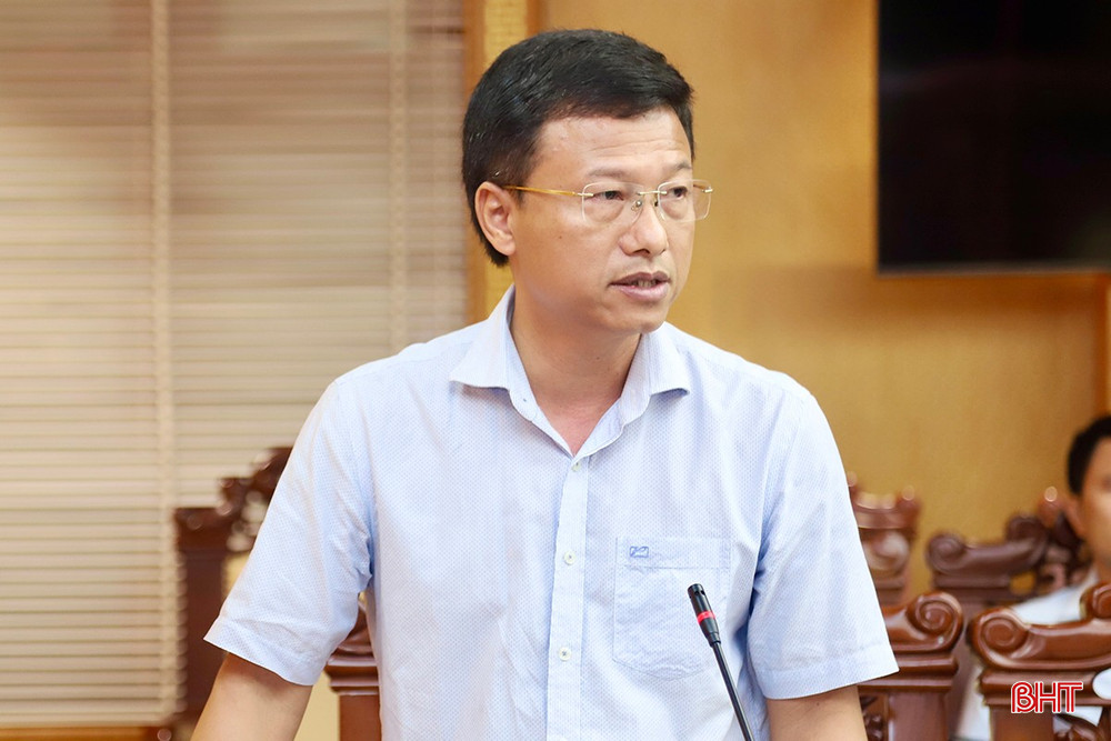 Chánh Văn phòng Tỉnh ủy Phan Duy Vĩnh góp ý nội dung tại hội nghị. bqbht_br_img-8522-copy.jpg