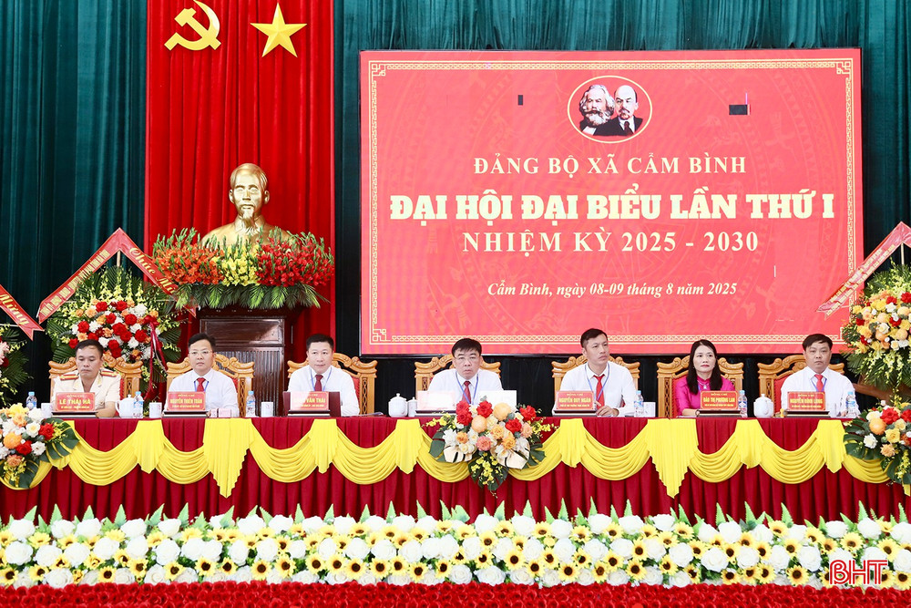 Đoàn chủ tịch điều hành đại hội. bqbht_br_img-0837-copy.jpg