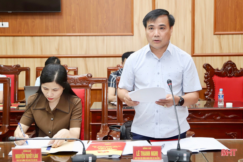 Bí thư Đảng ủy, Chủ tịch HĐND xã Mai Hoa Lê Thanh Nghị phát biểu tại hội nghị. Bí thư Đảng ủy, Chủ tịch HĐND xã Mai Hoa Lê Thanh Nghị phát biểu tại hội nghị.