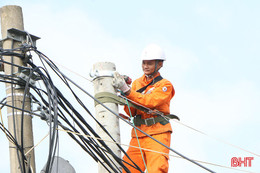 Tốc lực thi công, đưa công trình khôi phục lưới điện "về đích" đúng hẹn