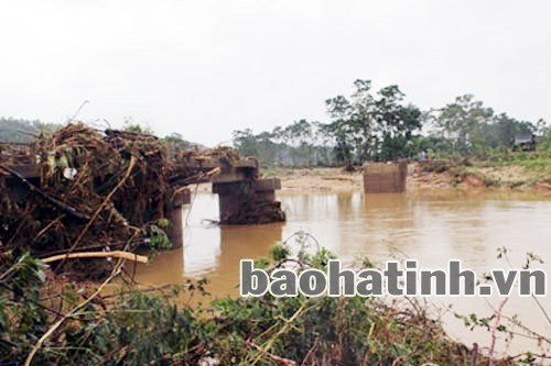 Hạ tầng giao thông vùng lũ quét Sơn Kim 2 bị hư hỏng nặng