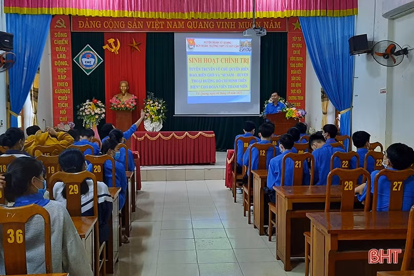 Thầy giáo trẻ giỏi chuyên môn, nhiệt huyết với phong trào Đoàn