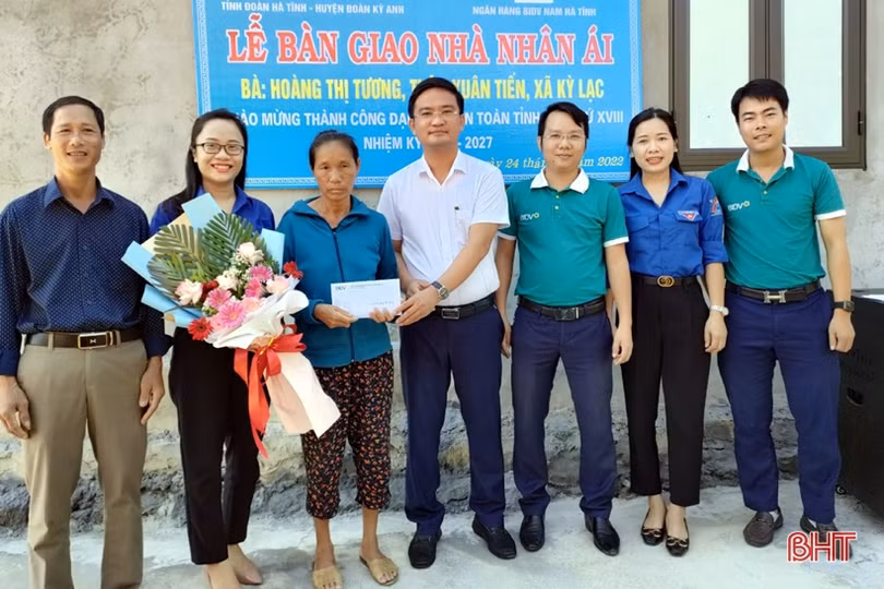 BIDV Nam Hà Tĩnh hỗ trợ xây dựng 3 ngôi nhà nhân ái ở huyện Kỳ Anh