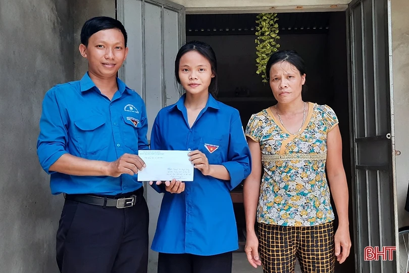 Thầy giáo trẻ giỏi chuyên môn, nhiệt huyết với phong trào Đoàn