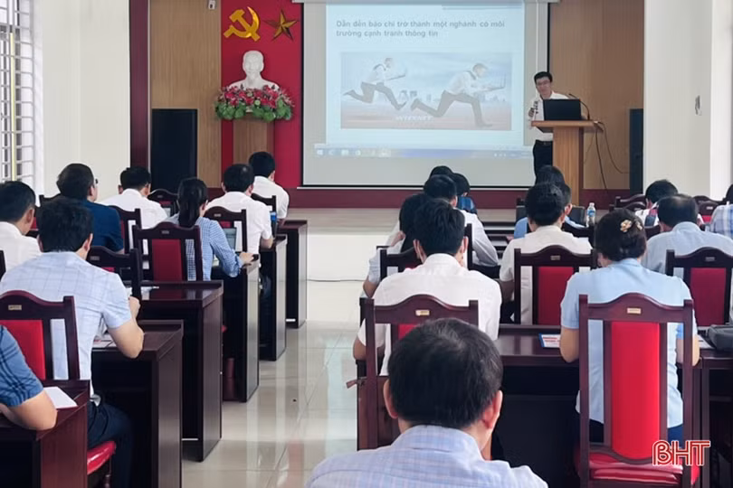 70 cán bộ các sở, ngành ở Hà Tĩnh học kỹ năng phát ngôn, cung cấp thông tin cho báo chí