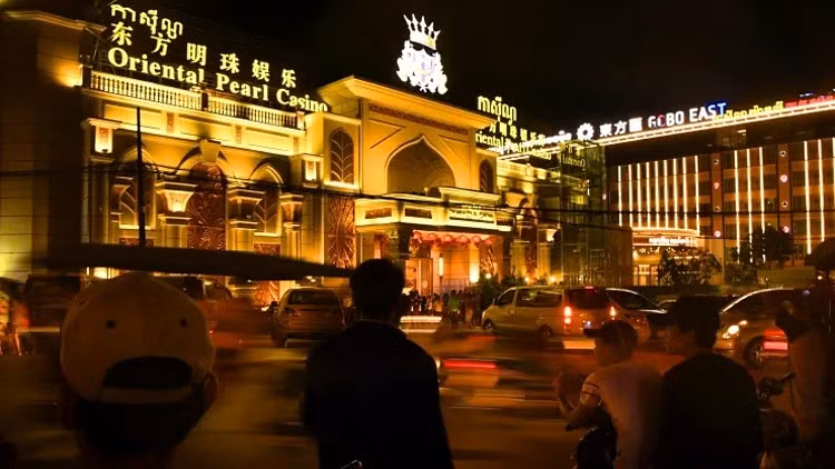 Mắc kẹt ở “thủ phủ casino” Campuchia