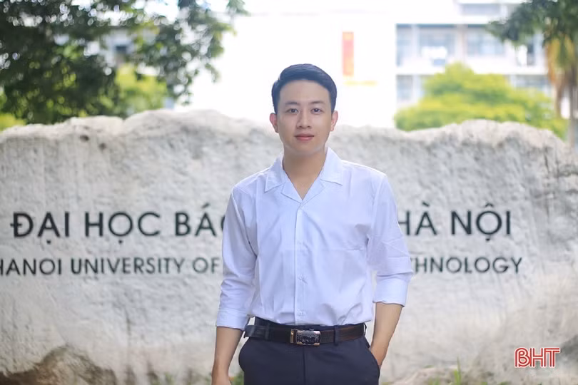 Nam sinh Hà Tĩnh thành thạo 3 thứ tiếng, thủ khoa đầu ra Đại học Bách khoa Hà Nội