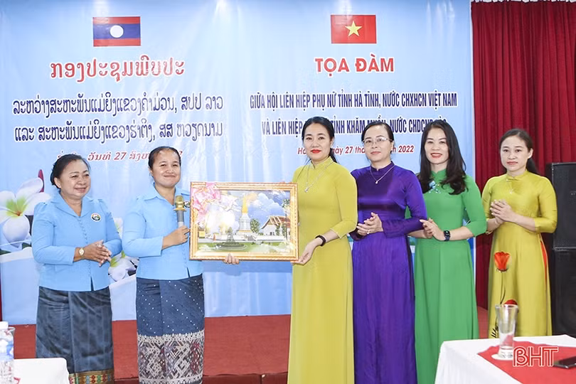 Hội LHPN Hà Tĩnh và Liên hiệp Phụ nữ tỉnh Khăm Muộn tăng cường hợp tác phát triển