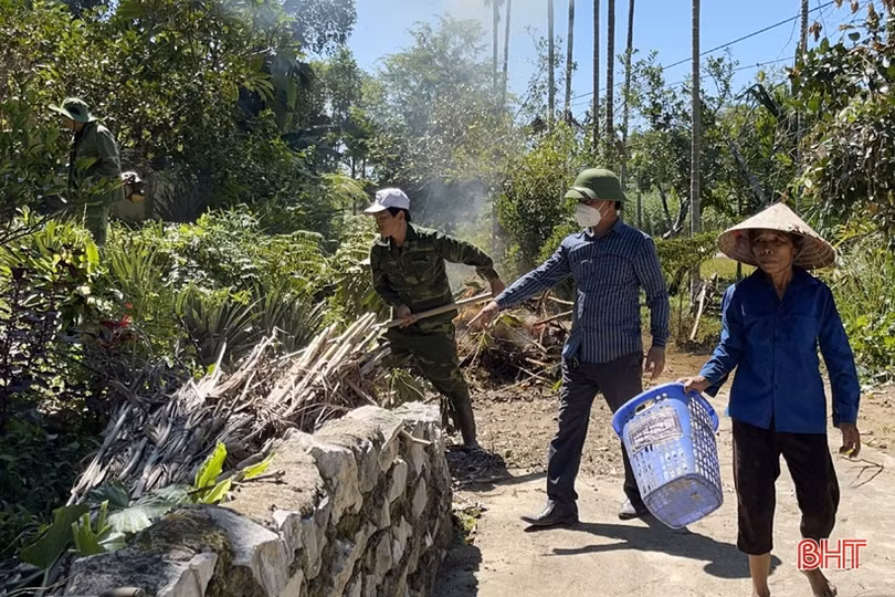 Lính quân hàm xanh giúp xã biên giới ở Vũ Quang xây dựng NTM kiểu mẫu