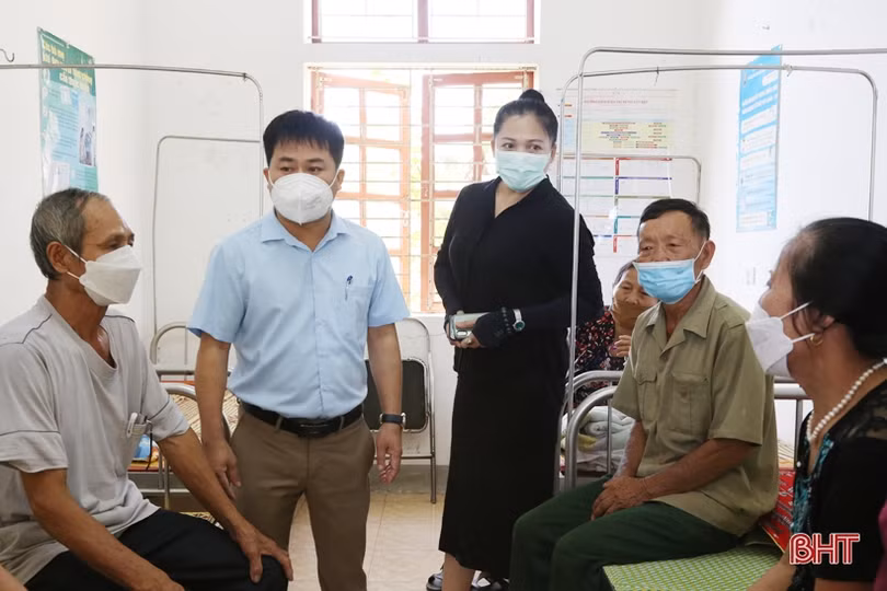 Hà Tĩnh tiếp tục quyết liệt rà soát, vận động người dân tiêm vắc-xin phòng COVID-19