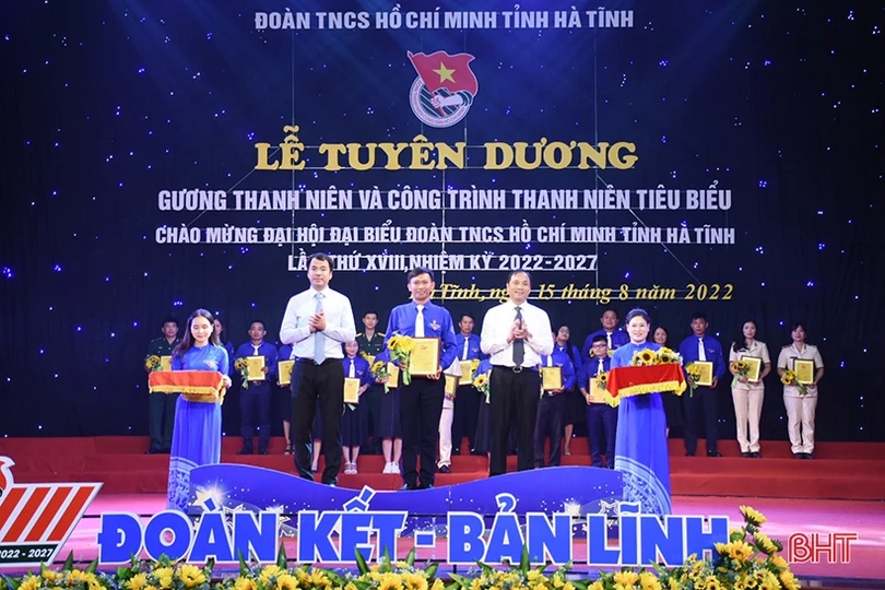 Thầy giáo trẻ giỏi chuyên môn, nhiệt huyết với phong trào Đoàn