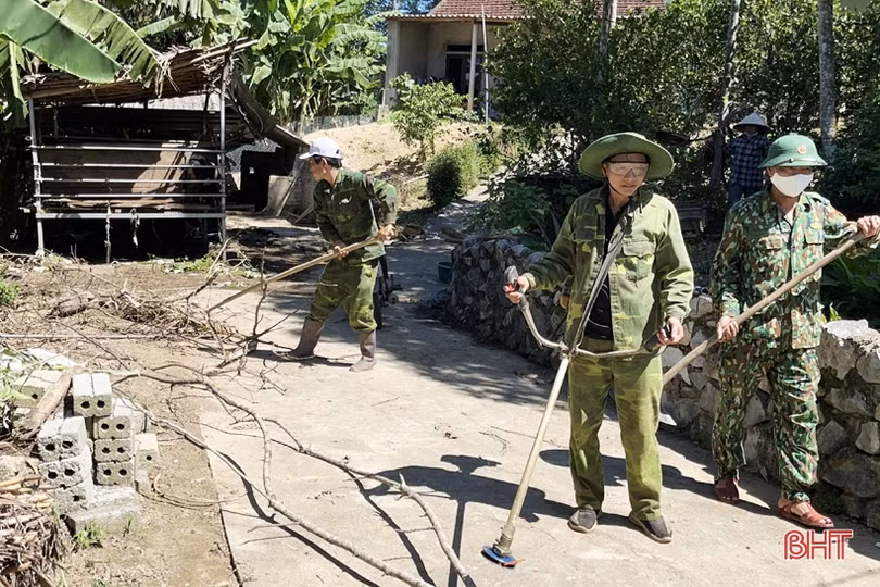 Lính quân hàm xanh giúp xã biên giới ở Vũ Quang xây dựng NTM kiểu mẫu