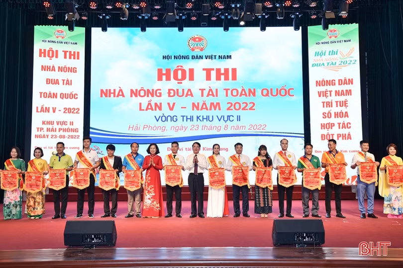 Hà Tĩnh nhất Hội thi Nhà nông đua tài khu vực II