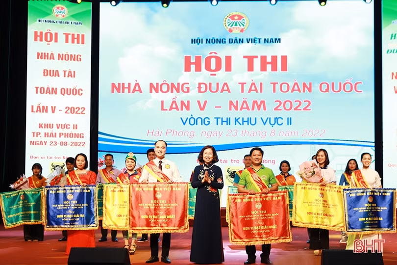 Hà Tĩnh nhất Hội thi Nhà nông đua tài khu vực II