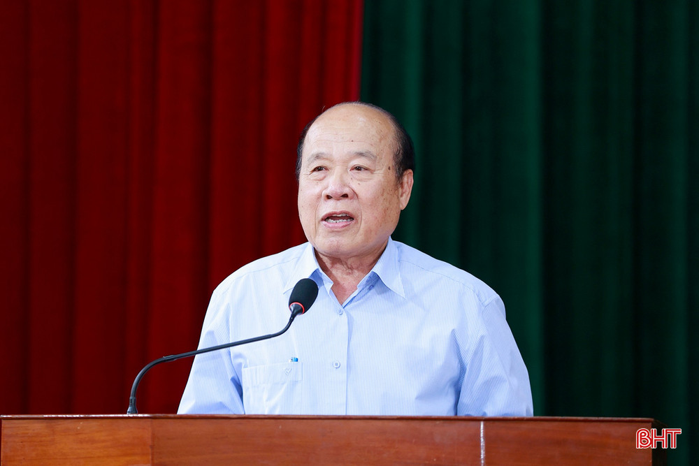 Cử tri Nguyễn Quang Hoàn - Bí thư Chi bộ thôn Hoa Tân, xã Kỳ Hoa chia sẻ nguyện vọng của cử tri đối với các ứng cử viên.