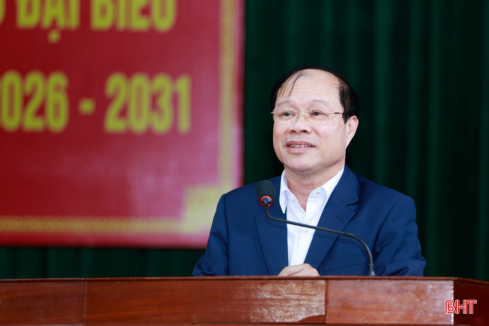 Ông Nguyễn Hoài Sơn - Bí thư Đảng ủy, Chủ tịch HĐND phường Sông Trí trình bày chương trình hành động.