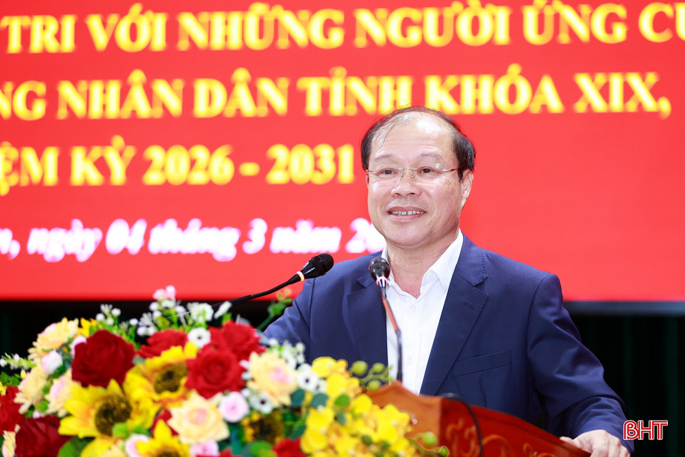 Ông Nguyễn Hoài Sơn - Bí thư Đảng ủy, Chủ tịch HĐND phường Sông Trí trình bày chương trình hành động.